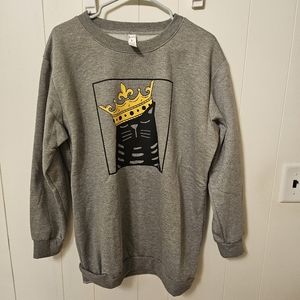 Cat queen grey sweatshirt. Nwot